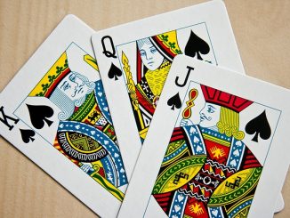 Baccarat Online กับ เสือมังกร ต่างกันยังไง